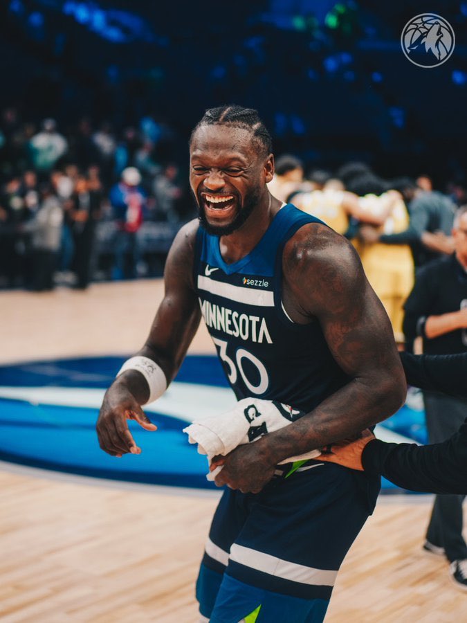 TimberWolves_fr's tweet image. Julius Randle face aux Wizards :
▪️32 PTS (11/19)
▪️10 REB
▪️6 PAD

Le lieutenant qui devient capitaine depuis quelques matchs…