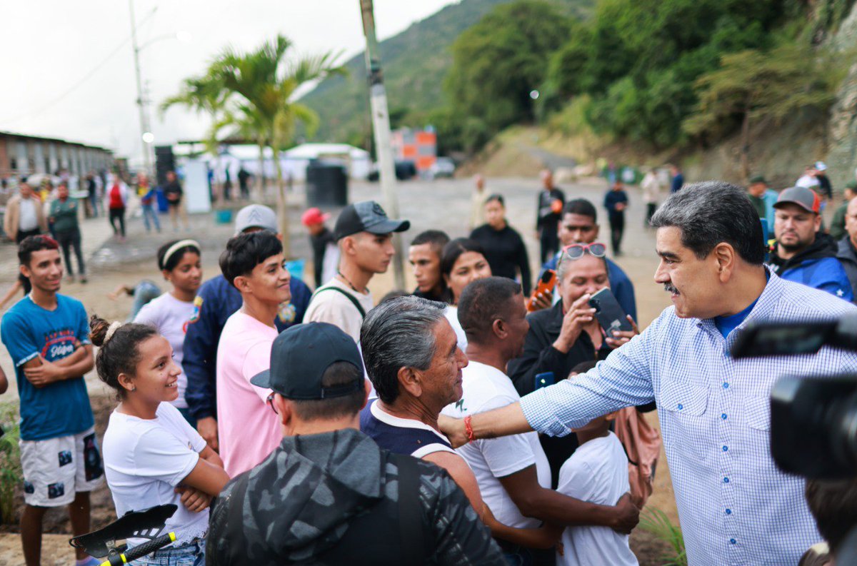 yundimarvznla's tweet image. #PoderPopular! El Presidente Maduro activa un plan gigante para el Corredor Vial Caracas-La Guaira, ¡empezando en la comunidad Ojo de Agua!
​Esto es más que una carretera, ¡es vida! 💥 El Plan de 7 Transformaciones llega a:
​Eje 1: Fabricio a Nuevo Horizonte
​Eje 2: Ciudad…