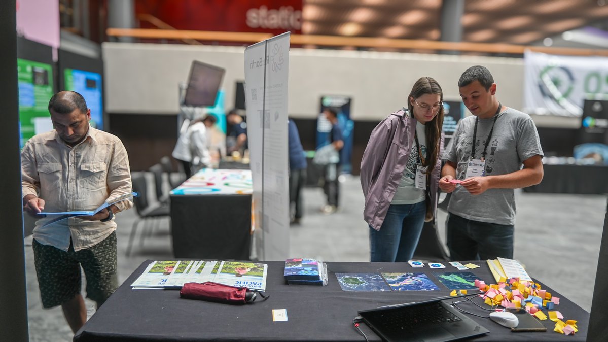 spc_cps's tweet image. Day 4 at #FOSS4G kicked off with SPC-sponsored Women in Geospatial Breakfast followed by a discussion about SPC&apos;s DE Pacific role in identifying invasive species &amp;amp; its application.
SPC also presented Pacific Ocean Portal 2.0, a transformative platform advancing ocean science