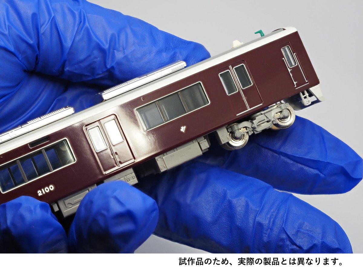 tateishi_kaede's tweet image. こちらも印刷試作品が到着、阪急新2000系です！

写真ではなかなか伝えきれない、実車さながらの光沢をぜひショールームでご覧ください✨

■阪急電鉄 新2000系（宝塚線・第1編成）基本セット
tomytec.co.jp/tomix/products…

■増結セット
tomytec.co.jp/tomix/products…

#トミックス撮り鉄
#TOMIX
#鉄道模型