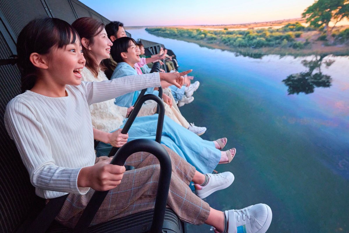moja99758134's tweet photo. ディズニーランドで2時間待ちのソアリンですが、ハウステンボスにもあって5分待ちで何回でも乗れます。さす九 https://t.co/kLe3V30sZa