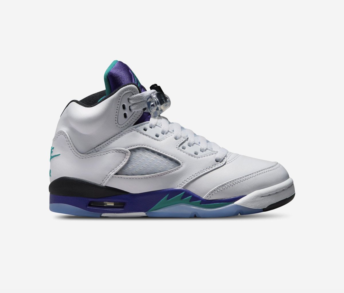 SOLELINKS's tweet photo. Ad: GS Air Jordan 5 Retro ‘Grape’ on sale for $79.99 + FREE shipping => https://t.co/kVrsBagXCm https://t.co/4gXsFaHzhV
