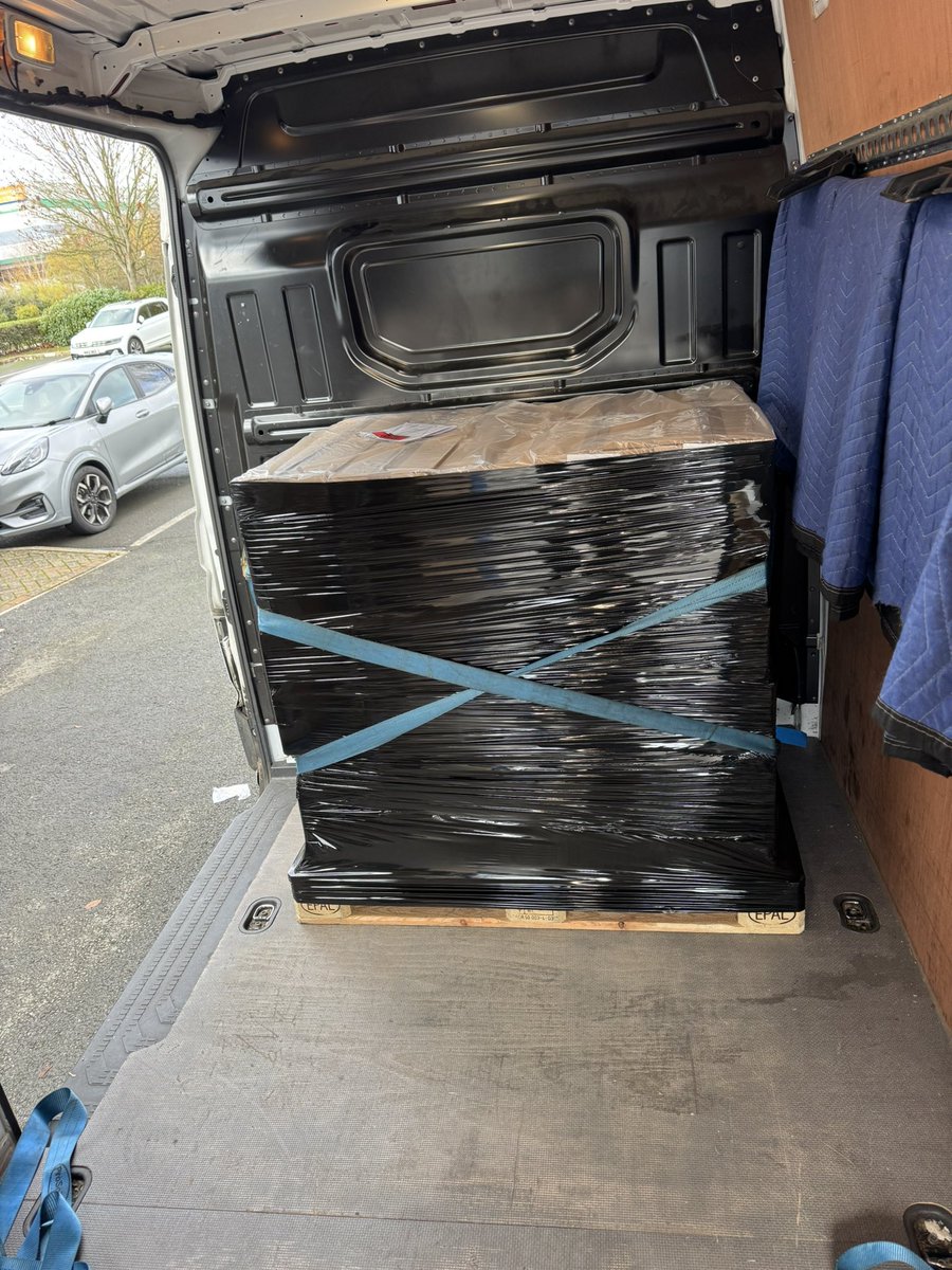 SameDayCoventry's tweet image. Tally Ho….🚚

3 x #pallets loaded &amp;amp; secured in #Coventry, now it’s over to #Peterborough for a collection, then it’s up to #Scunthorpe to deliver the pallets, then a collection out of #Doncaster, then it’s down to #Ripley and #Birmingham with my last 2 deliveries. 🚚 

Proper