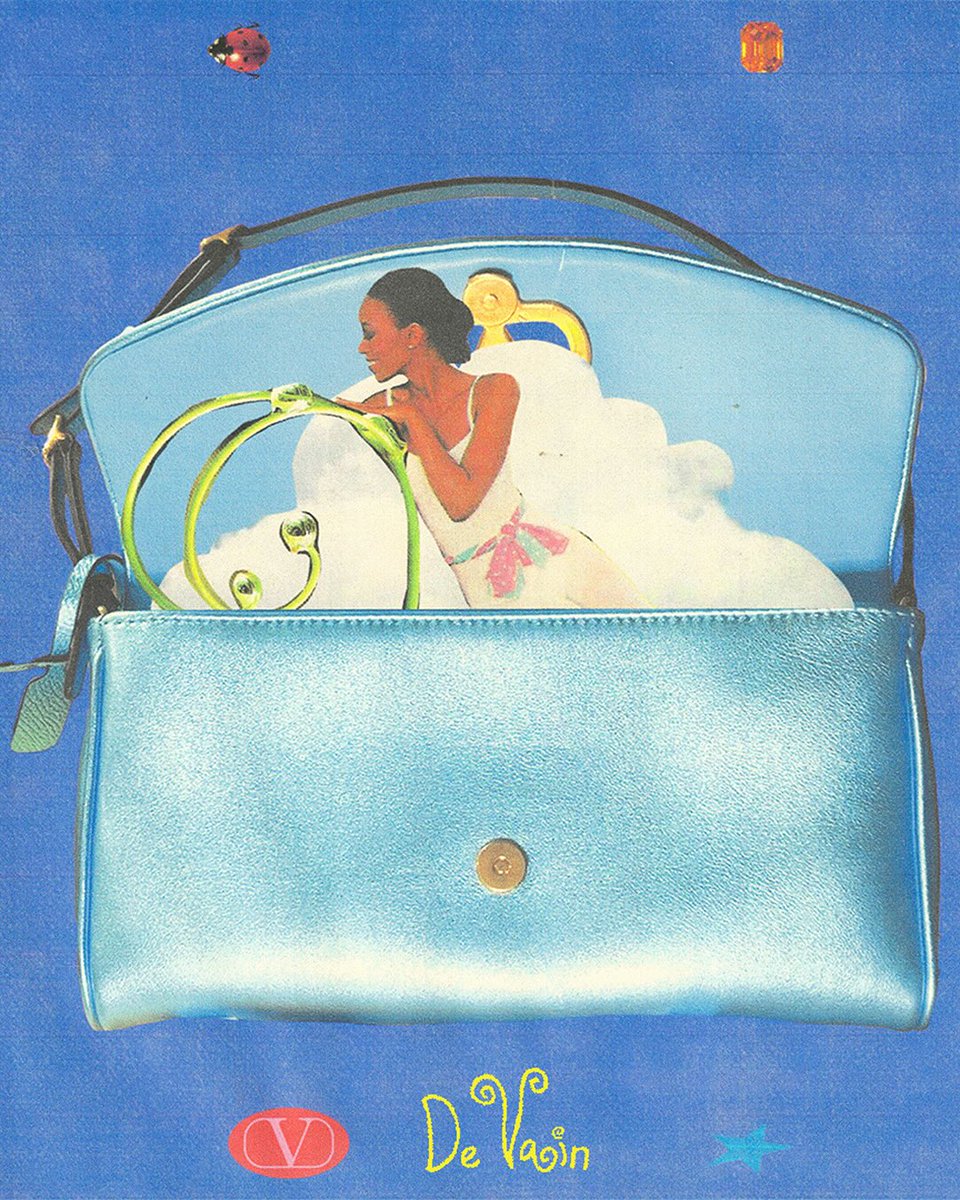 ValentinoTH's tweet image. มุมมองทรงพลังถูกถ่ายทอดขึ้นใหม่ภายใต้ The Valentino Garavani DeVain Digital Creative Project

โดย Tina Tona ได้เผยแนวคิดอันหลากหลายต่อ #DeVainBag อย่างมีเอกลักษณ์ผ่านเทคนิคการจัดวางภาพแบบคอลลาจและงานดิจิทัลแอนิเมชัน

ค้นพบเรื่องราวเต็มรูปแบบได้ทาง on.valentino.com/VALENTINOGARAV…