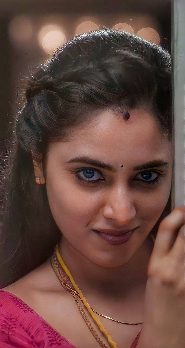 me standing in bus stand bathroom vaasal...siganalling everyone from young bulls to aged thaatha..
moothiram vitutu matum vaanga na clean pani anupuren..