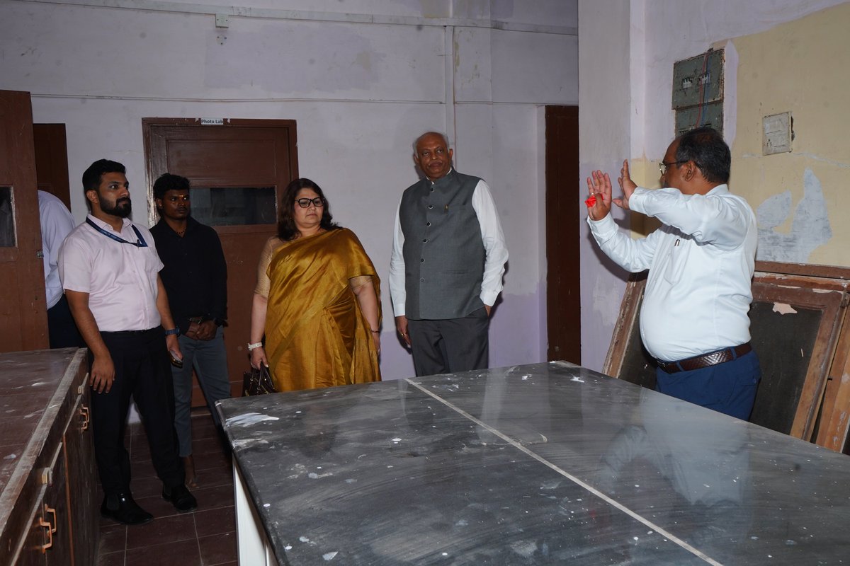 NFSUinChennai's tweet image. They also reviewed and provided strategic guidance on the ongoing development of the transit campus of @NFSUinChennai, setting the roadmap for our future growth.

#NFSUChennai #ForensicScience #CampusDevelopment #NFSU #HigherEducation