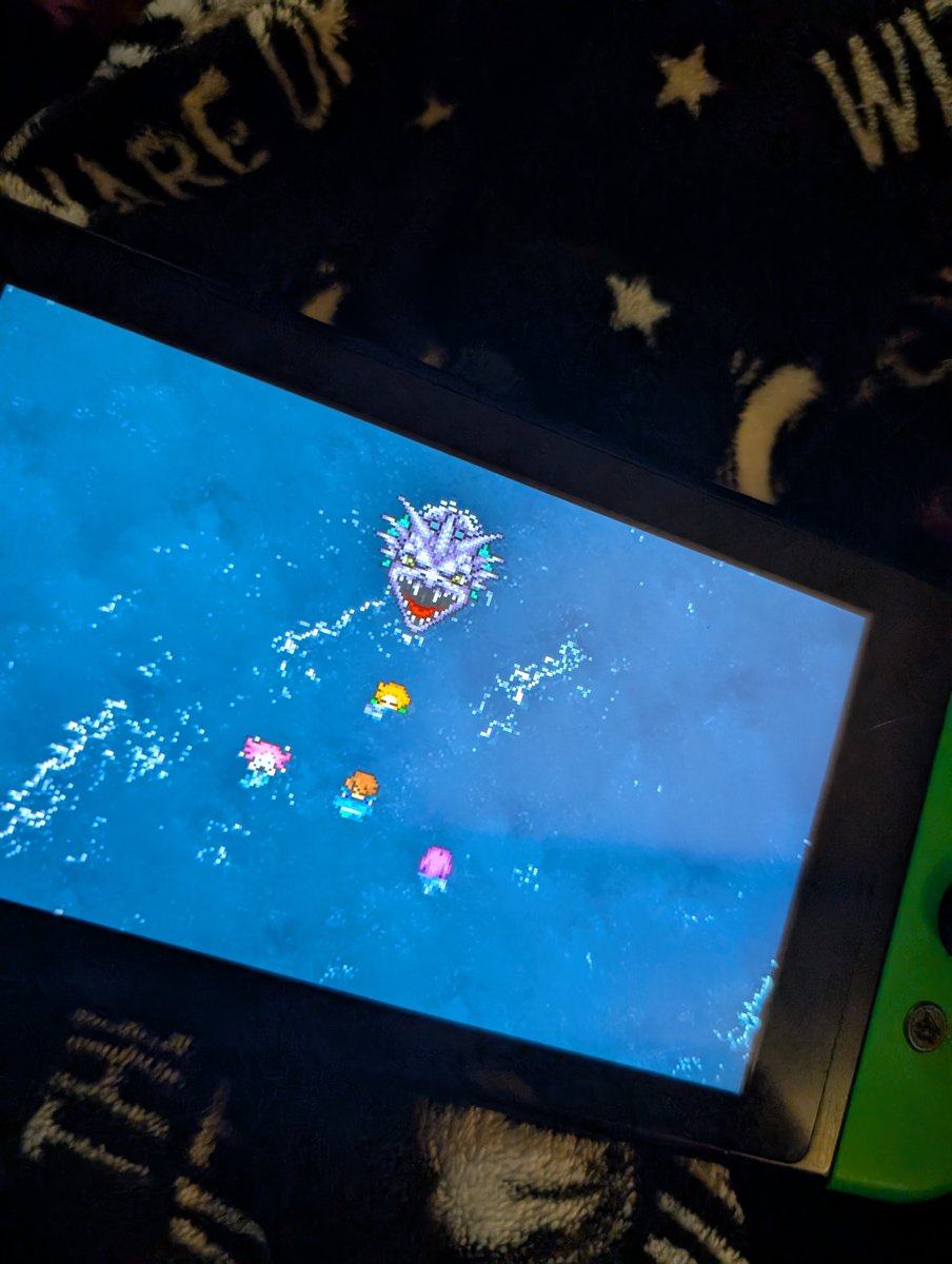 🐍 Awh Syldra 🥺 

My new favorite FF character is a water dragon friend the sexually ambiguous pirate Faris grew up with 

Sweet baby