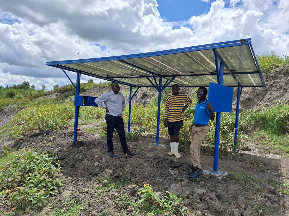 sprinktech's tweet image. Not long ago, a farmer in Mbarara told us, “I’m tired of choosing between buying fuel and feeding my family.”

So we showed him a different path to solar pumping.
Today, his crops are green even in the dry season. his costs are down,his harvest is up 
and his smile brighter than…