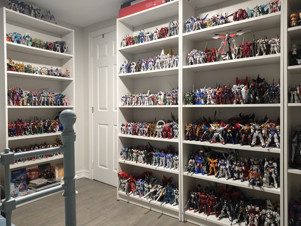 EbullientSMP's tweet image. Take care of the house, my army
I will return with great stories and allies