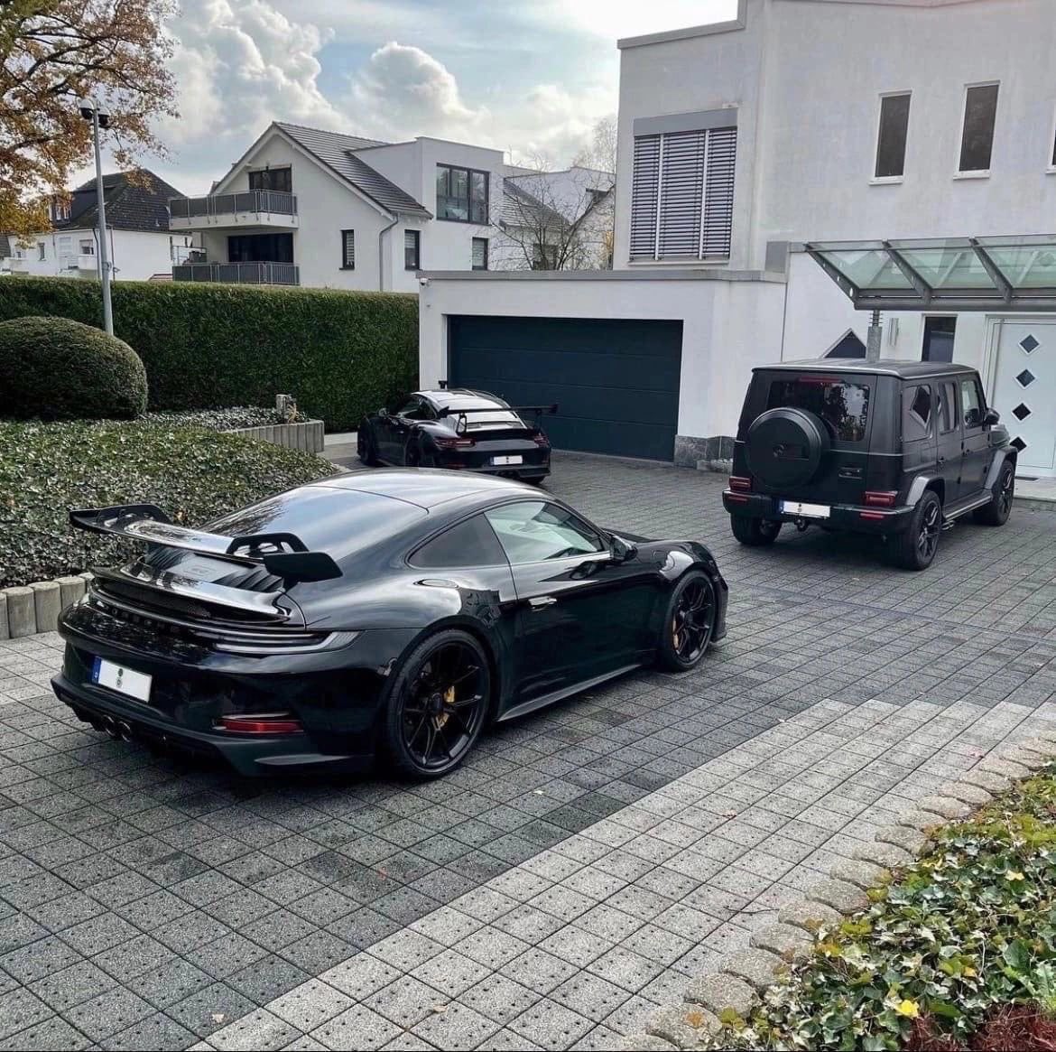 GM CT

It costs 0.1 $SOL to say it back.

This could be your garage if you lock in on:

- <a href="/Kindred_AI/">Kindred Labs</a> They want to make Ai companions to human interactions as human as possible.

Watch out for $KIN too

- <a href="/Infinit_Labs/">INFINIT</a> They are a DeFi automation and execution platform that uses