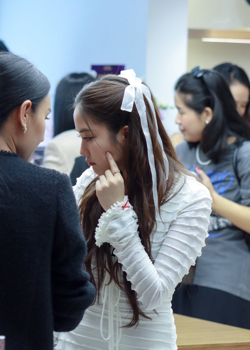 yoongsar's tweet image. Love freen with her new team 🫶🏻

SAROCHA X VIVAIA SIAM CENTER
#FREENxVIVAIATH
#srchafreen