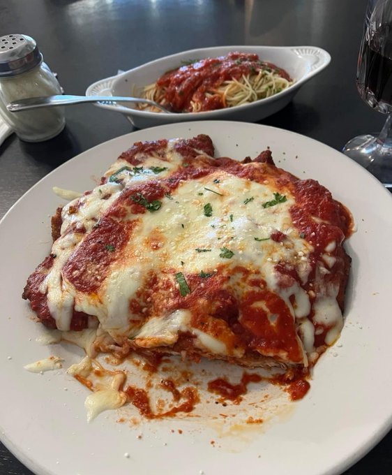 FoodPleaser's tweet photo. Chicken Parm https://t.co/eWRqLl0X48