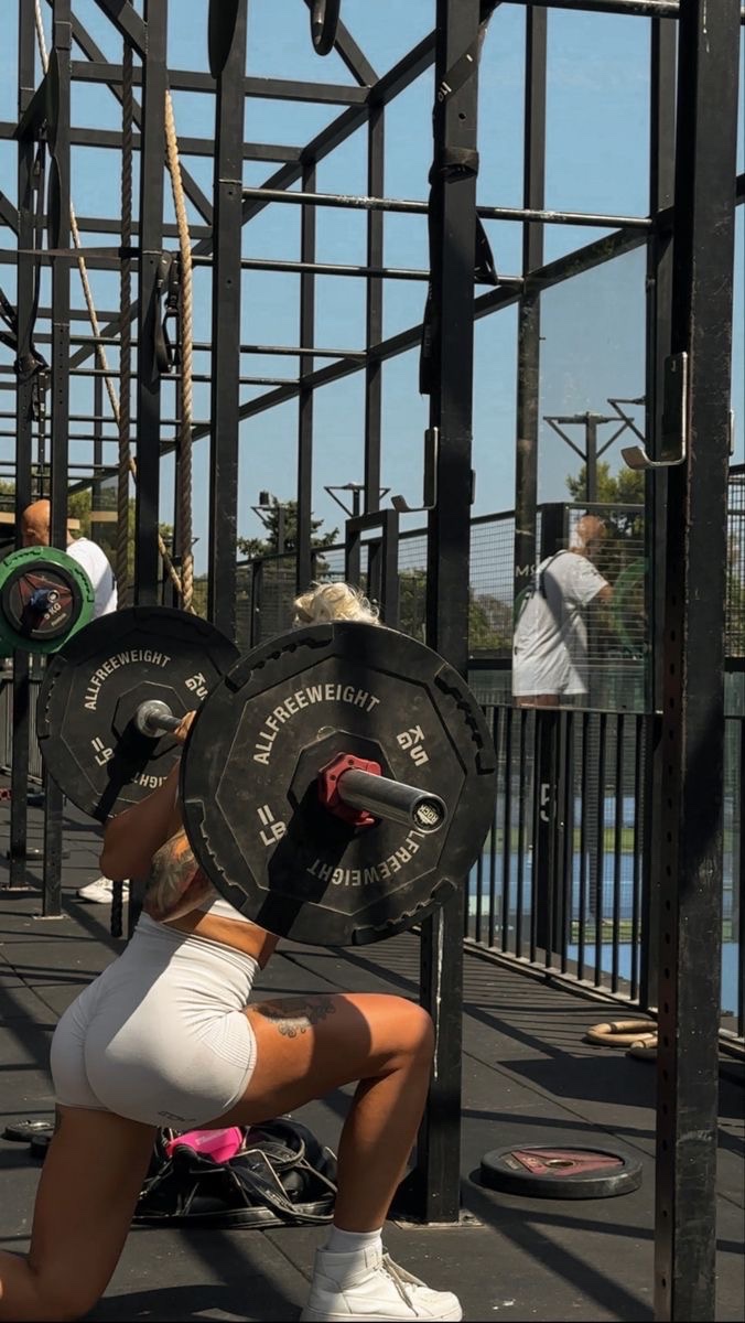 Diorgirlx's tweet photo. discipline may be uncomfortable, but it pays better https://t.co/0rNarNM7Bi