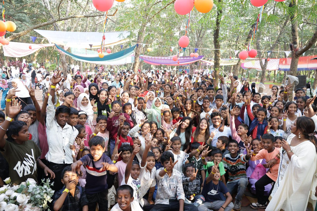 It is a blessing to be among underprivileged children, as our humanity surpasses political boundaries through the great work of the Big Foot team and Mr Alvares, also appreciating his work. #curtorimconstituencyfirst24x7 #mycurtorim