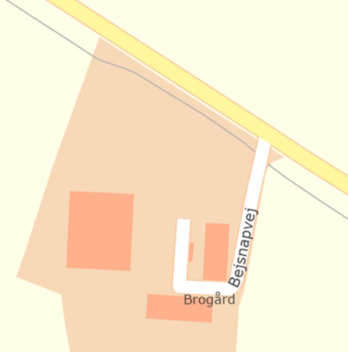 neogeografen's tweet image. Pt. kører gamificationsprojekt i #openstreetmap hvor der systematisk findes nye veje/stier  = OSM  mere indhold end fx GeoDanmarks vejmidter data - se eks. med gård - hvor skærmkort er GeoDK data, mens det andet er OSM. Du kan også være med i projektet  community.openstreetmap.org/t/en-maproulet…