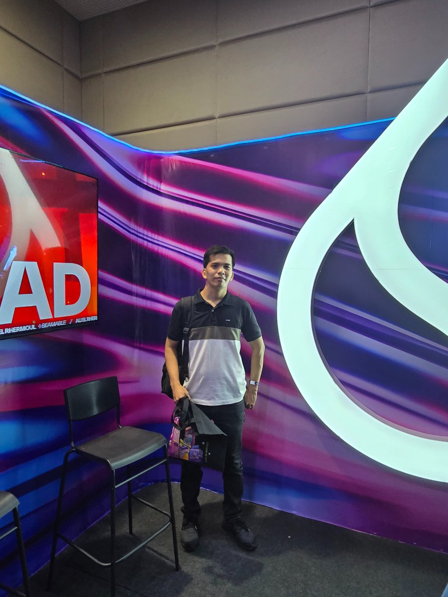 Here at sui booth!! <a href="/SuiNetwork/">Sui</a> #YGG2025 #SuiYGG