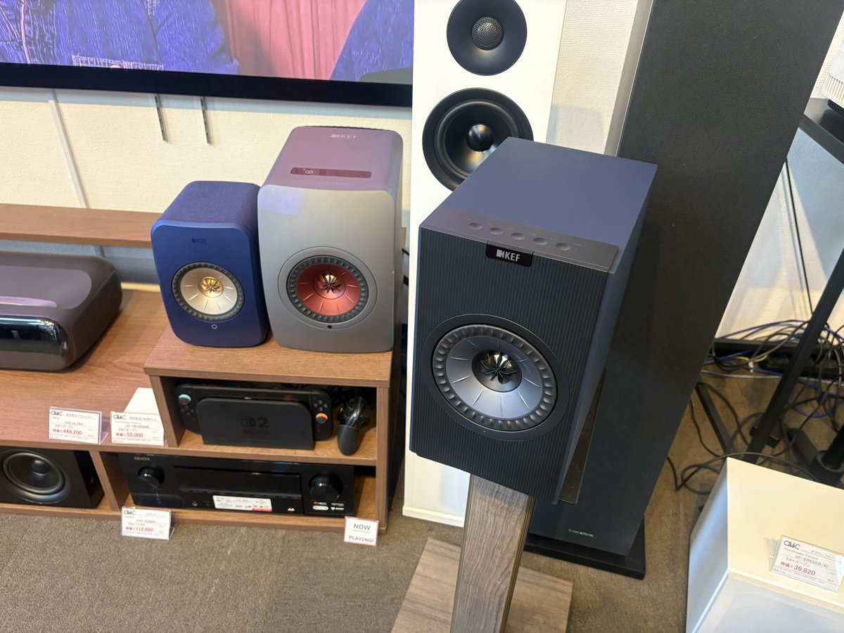 avac_japan's tweet image. 【アバック横浜・機材情報】
本日KEFの「CODA W」の試聴機が届きました。
LSXⅡより少し重厚感がある「あえて」Bluetooth以外のネットワークを外した「純粋な」パワードスピーカーです。
jp.kef.com/pages/coda-w
#アバック横浜,#KEF,#CODAW,#オールインワンアクティブスピーカー