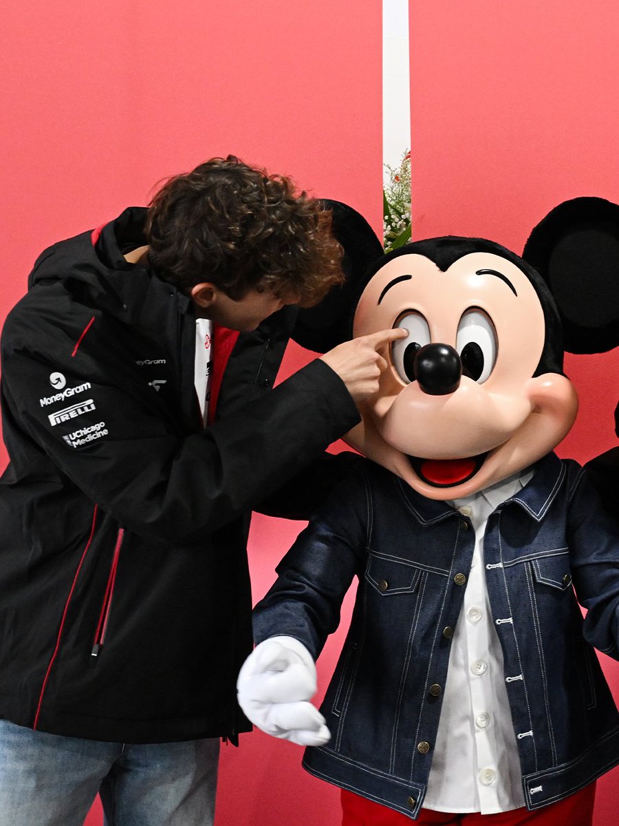 HaasF1Team's tweet image. No context media day... 😅

#HaasF1 #F1 #LasVegasGP