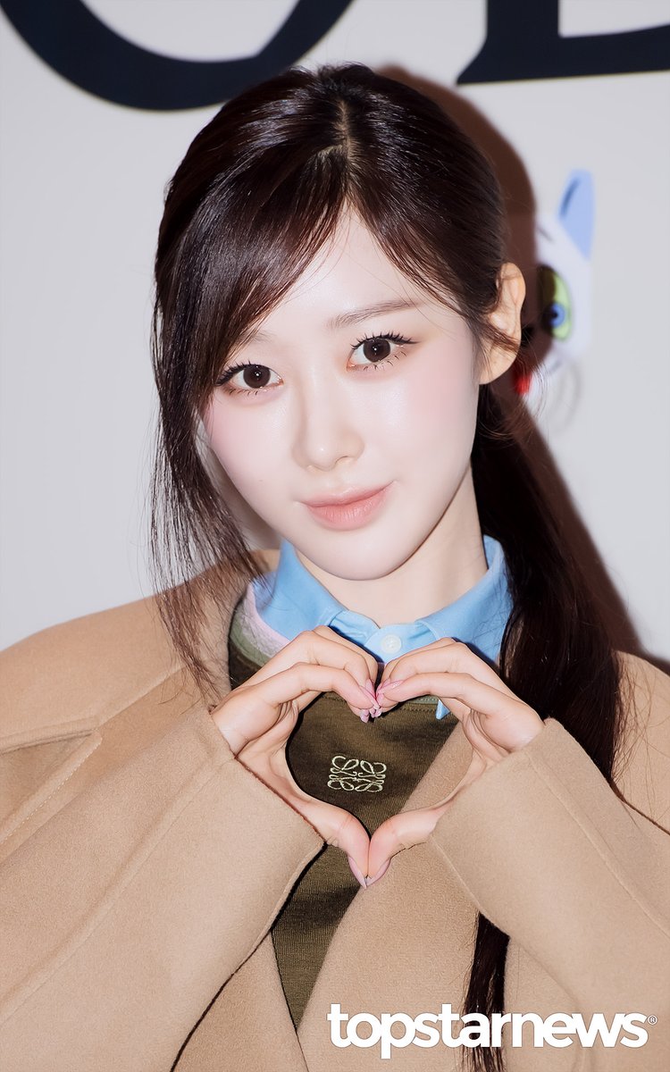 TSN_PHOTO's tweet image. 에스파 지젤, ‘우치나가 애리 사랑을 담아’ (로에베 포토월) [HD포토] #지젤 #GISELLE #에스파 #aespa #로에베 #LOEWE #포토월 #프리뷰 topstarnews.net/news/articleVi… &amp;lt;- Original Photo