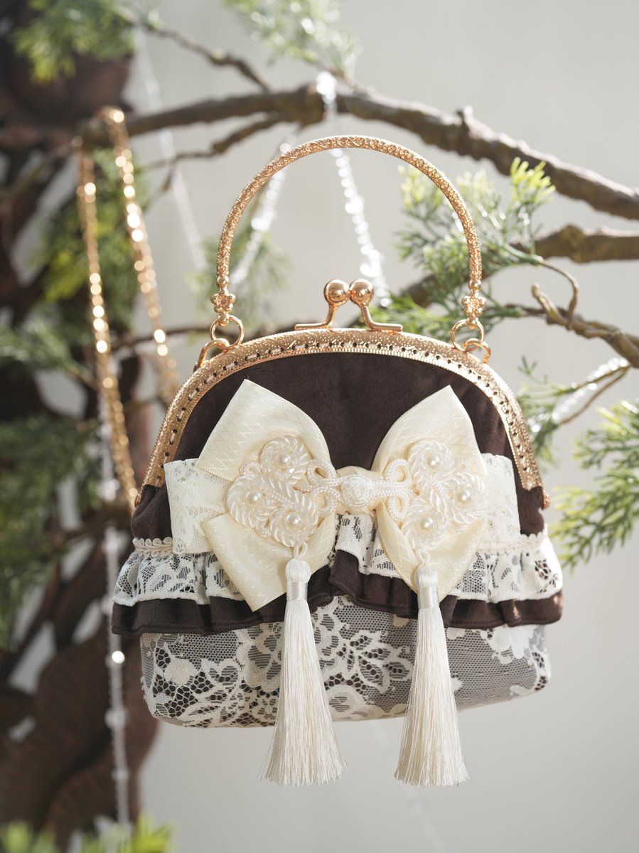 🌟商品紹介🌟

桃源華 シリーズ

妖精のように華やかなワンピース、リボンクリップ、がま口バッグ🍑
随所に散りばめられたリボンモチーフがキュートなオリエンタルシリーズです🎀

通販ならびに店舗にて販売中🛍
hoshibako.thebase.in/categories/689…