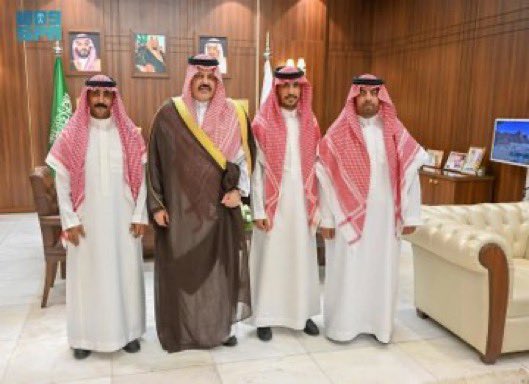 موقف نبيل يفخر فيه كل سعودي!
شباب من حائل أنقذوا مهندسين صينيين من وسط السيول، ووصلت قصتهم لقناة الصين الرسمية CCTV وتصدروا المشاهدات👏🔥
فعل رجولي يعكس شهامة أهل السعودية ويثبت إن إنسانيتنا تتكلّم بكل اللغات 🇸🇦👏🏻
شكرا أحمد العنزي ،حمود العنزي ومبارك العنزي