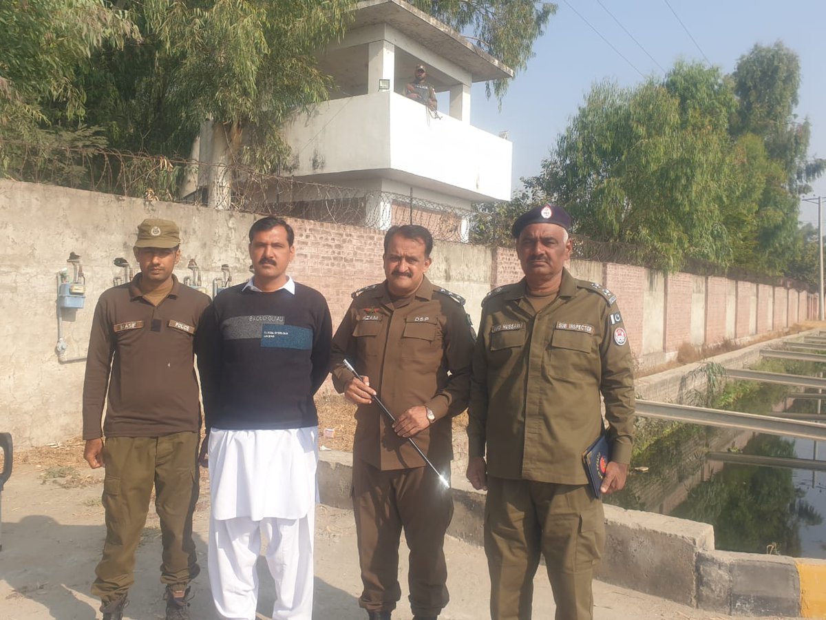 OFFICIALMBDPOL's tweet photo. #DSPPhalia #MuhammadAzam #PoliceInspection #CourtSecurity #KacheriDuty #PolicePerformance #PhaliaNews #PublicSafety #SecurityMeasures https://t.co/8d1HA1t74y