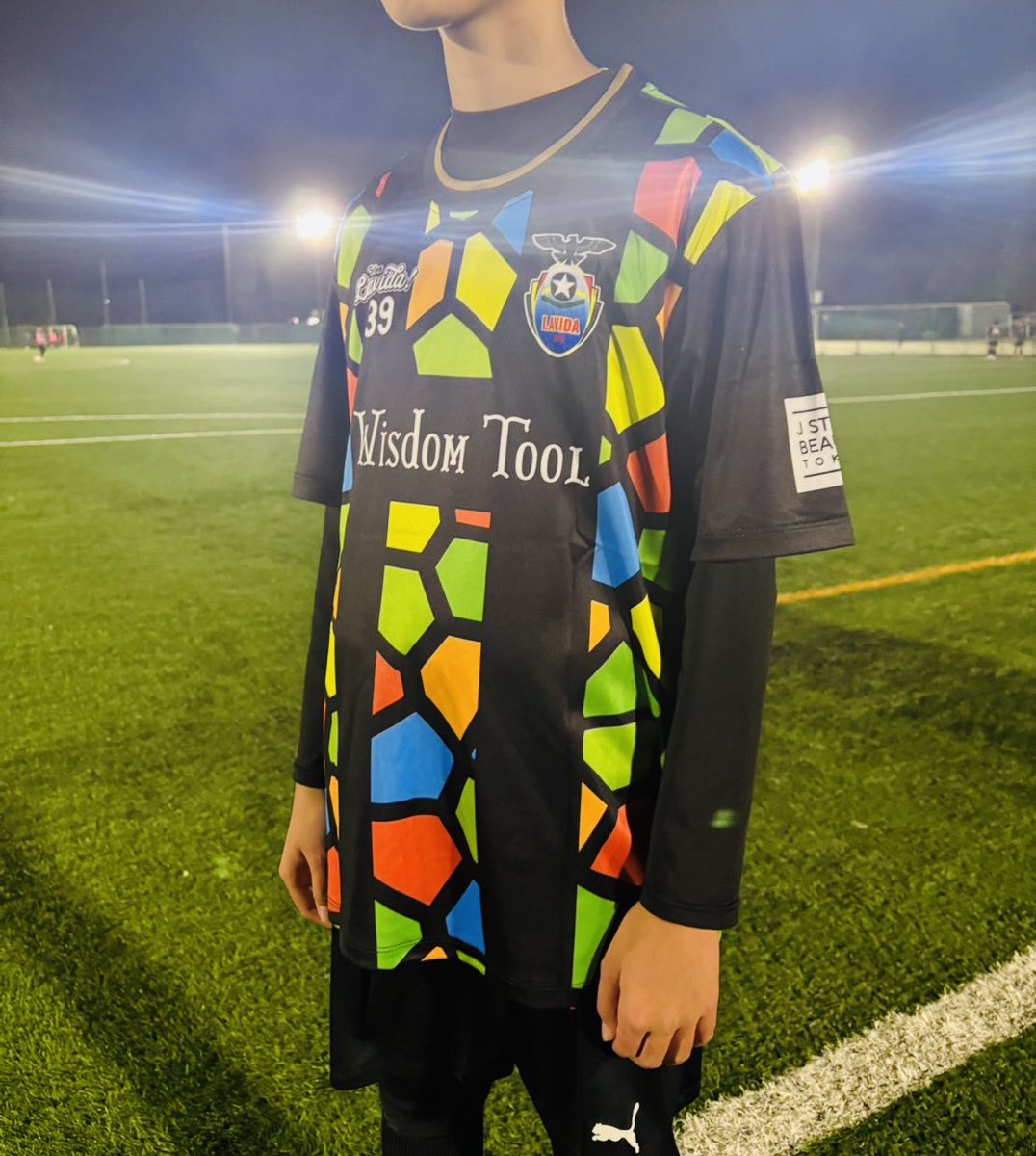 ラヴィーダエリート軍✨Newウェア✨ フィールド・GKともにデザインを