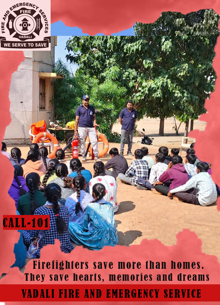 વડાલી નગરપાલિકા ફાયર ડિપાર્ટમેન્ટ ધ્વારા આજરોજ વડાલીના કુબાધારોલ ગામની શ્રી કે બી પટેલ હાઈસ્કુલ,કુબાધારોલ  ના વિધાર્થીઓને ફાયર  ટેન્ડર , ફાયર એક્સ્ટિગ્યુશર તથા વિવિધ ફાયર-રેસ્ક્યુના સાધનો બતાવી તેમજ ડેમો આપી માહિતગાર કરવામાં આવ્યા.
#vadali
#FIRE #gujaratfireservice