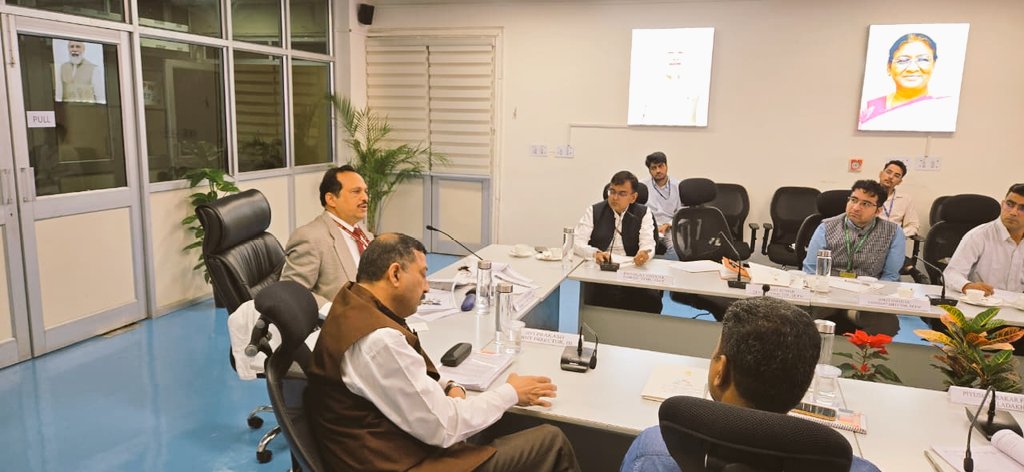 DCPW_official's tweet photo. Meeting of Technical Committee for BB-PPDR at Polnet Hub, DCPW

#BBPPDR #polnet #DCPW #MHA #Police #Communications #CAPF #PublicProtection #DisasterRelief #CriticalCommunications #ndrf https://t.co/giSguZN0TD