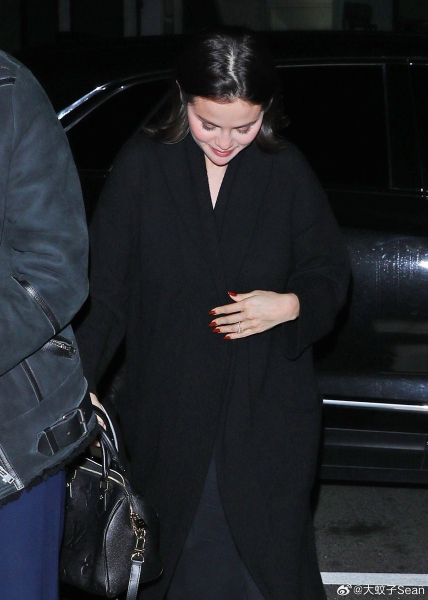 Selena Gomez at the 'Giorgio Baldi' restaurant in Santa Monica [Novemver 18]