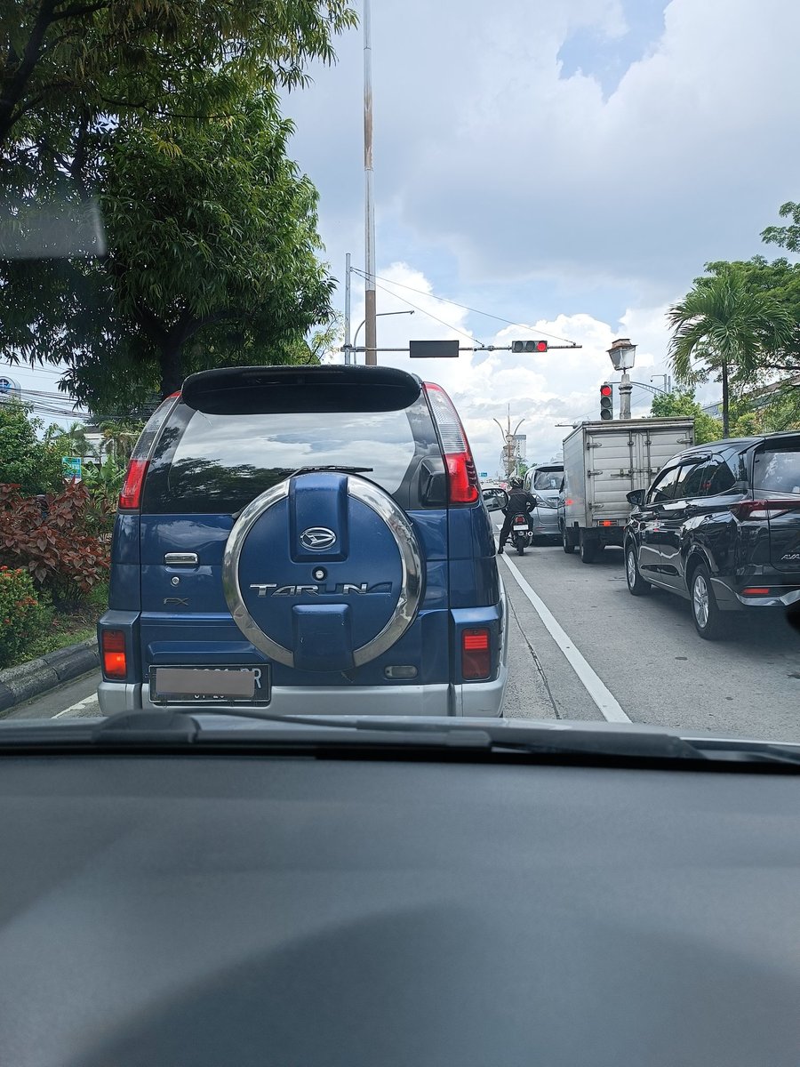 hermanos_abq's tweet image. day 1 pengangguran:
tangi awan budal ngopi😹