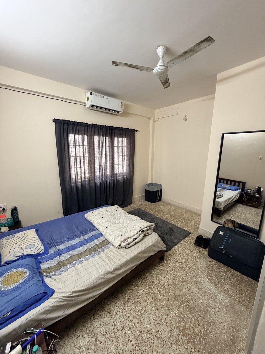 mayankagarwal's tweet photo. 1 room available with an attached bathroom in a super spacious full furnished 3 BHK apartment on 100 Ft Road, Indiranagar. The flat is pre-occupied and comes with all essential amenities.

Location – Next To Udipi Park On 100 Feet Road Indiranagar

Rent: INR 29,400 (including maintenance – no brokerage)
Deposit: INR 1,00,000 (~3 months)
Setup Charges: nominal and negotiable based on items required
Extras: Wi-Fi + utilities + maid + furniture rental – shared on actuals

Looking for a responsible flat mate to join. DM for photos and more details!

@BangaloreRoomi @fmrbangalore @MIBangalore @GruhamBot @FindFlatmate @Flashmateshq