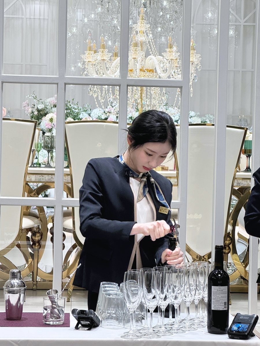 ITZYofficial's tweet image. #ITZY 스타일로 𝓢𝓱𝓪𝓴𝓮 𝓢𝓱𝓪𝓴𝓮한 칵테일 구경할 믿지~🍸
오늘 저녁 6시 #전과자 에서 만나요!

🎬youtu.be/wFedVNjflgY

#MIDZY @ITZYofficial
#CHAERYEONG #채령
#ITZY_TUNNELVISION
#ITZY_TNVS 
#EXO #엑소 #KAI
@weareoneEXO