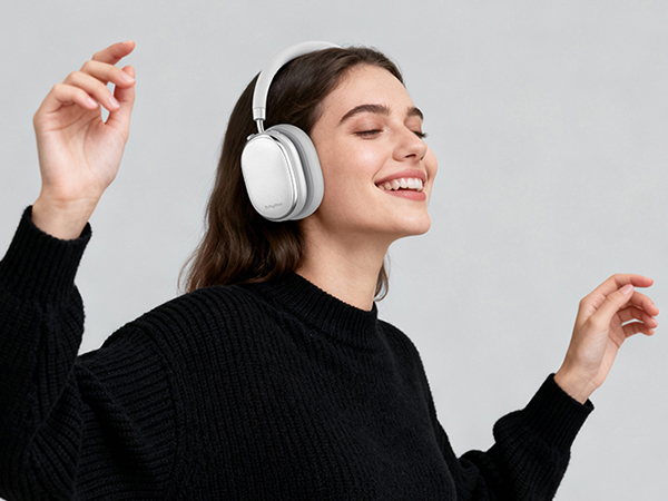 SrhythmAudio's tweet photo. Your quiet corner, anywhere.  🎵
the Srhythm NiceComfort 95 doesn't just complement your look—it transforms your environment. Look good, focus better.

#StyleOfSilence #WorkFromAnywhere #SrhythmNC95 #FocusMode https://t.co/rTG87OZV7e