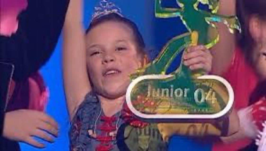 ¿Por qué cada 20 de noviembre las redes sociales se llenan de mensajes exaltando a España?

Fácil. Porque el #20N de 2004, justo hace 21 años, María Isabel ganó Eurovisión Junior con su "Antes muerta que sencilla". 

#ArribaEspaña 🇪🇸