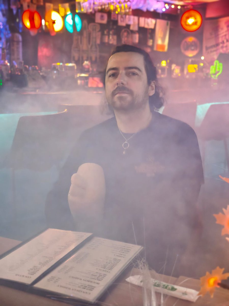 Excited to be casting game 2 today 😁

MIBR VS GiantX 

Shout-out to our amazing photographer <a href="/CassoBigLemons/">Cass Cassidy 🇮🇪 🍋</a>