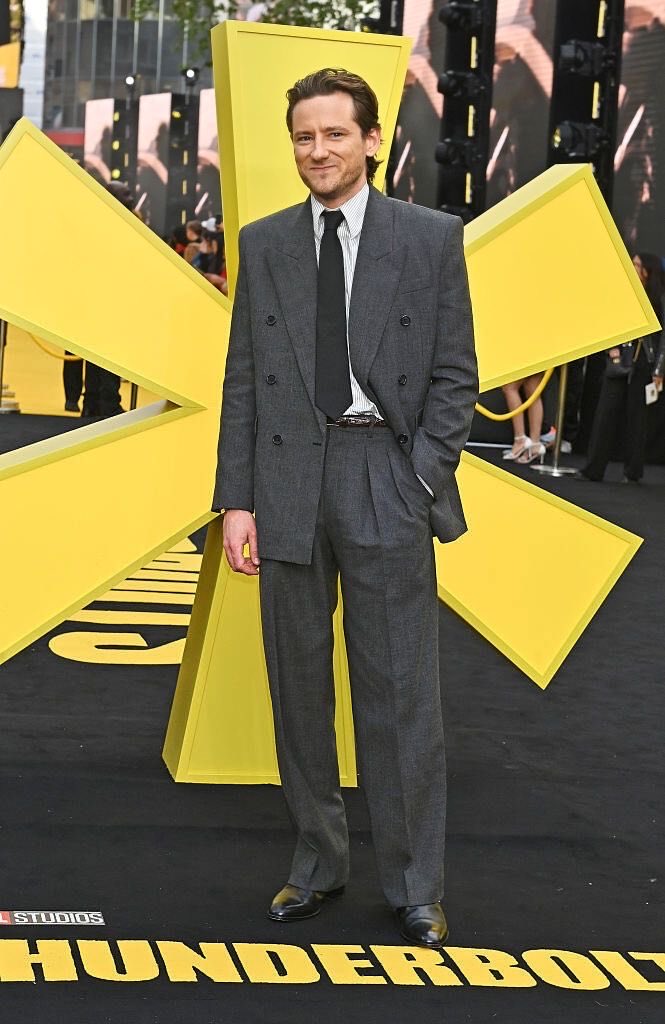 galitzineLOVE's tweet image. i found another fridge-looking lewis…