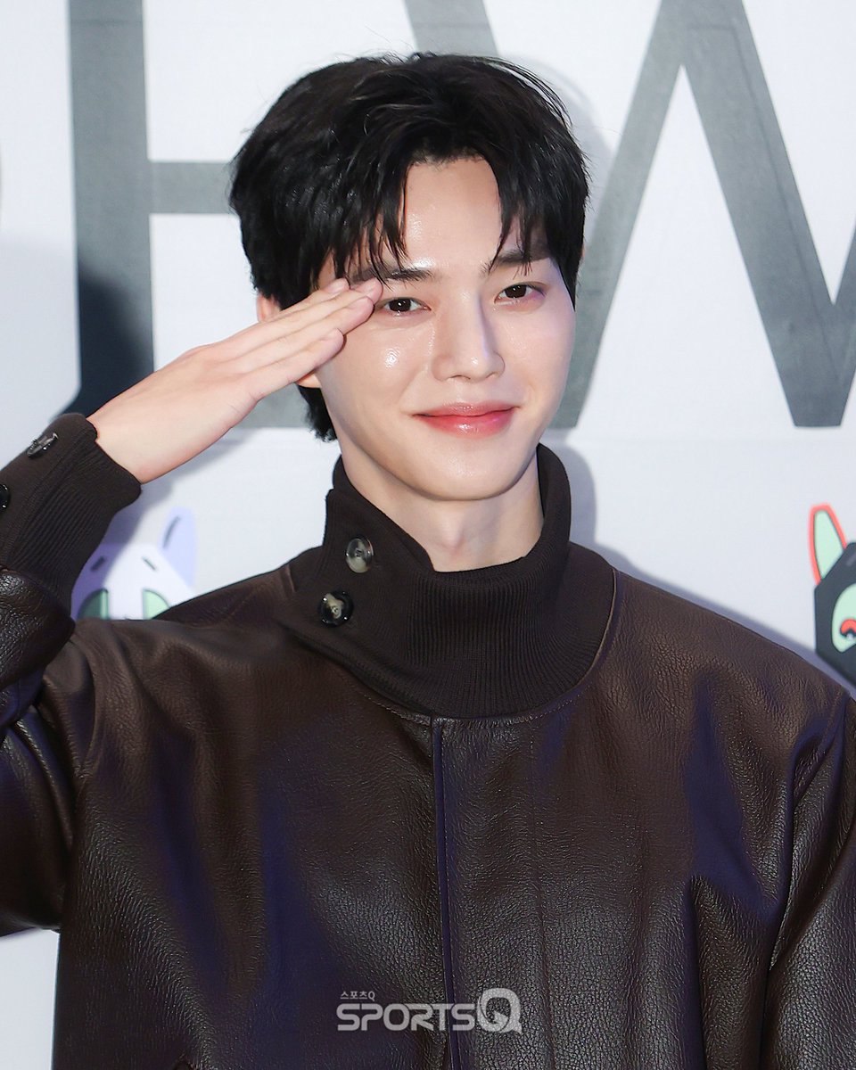 [#포토Q] 251120 ‘송강’ LOEWE 포토콜

📌sportsq.co.kr/news/articleVi…

#송강 #SongKang
#LOEWE #로에베