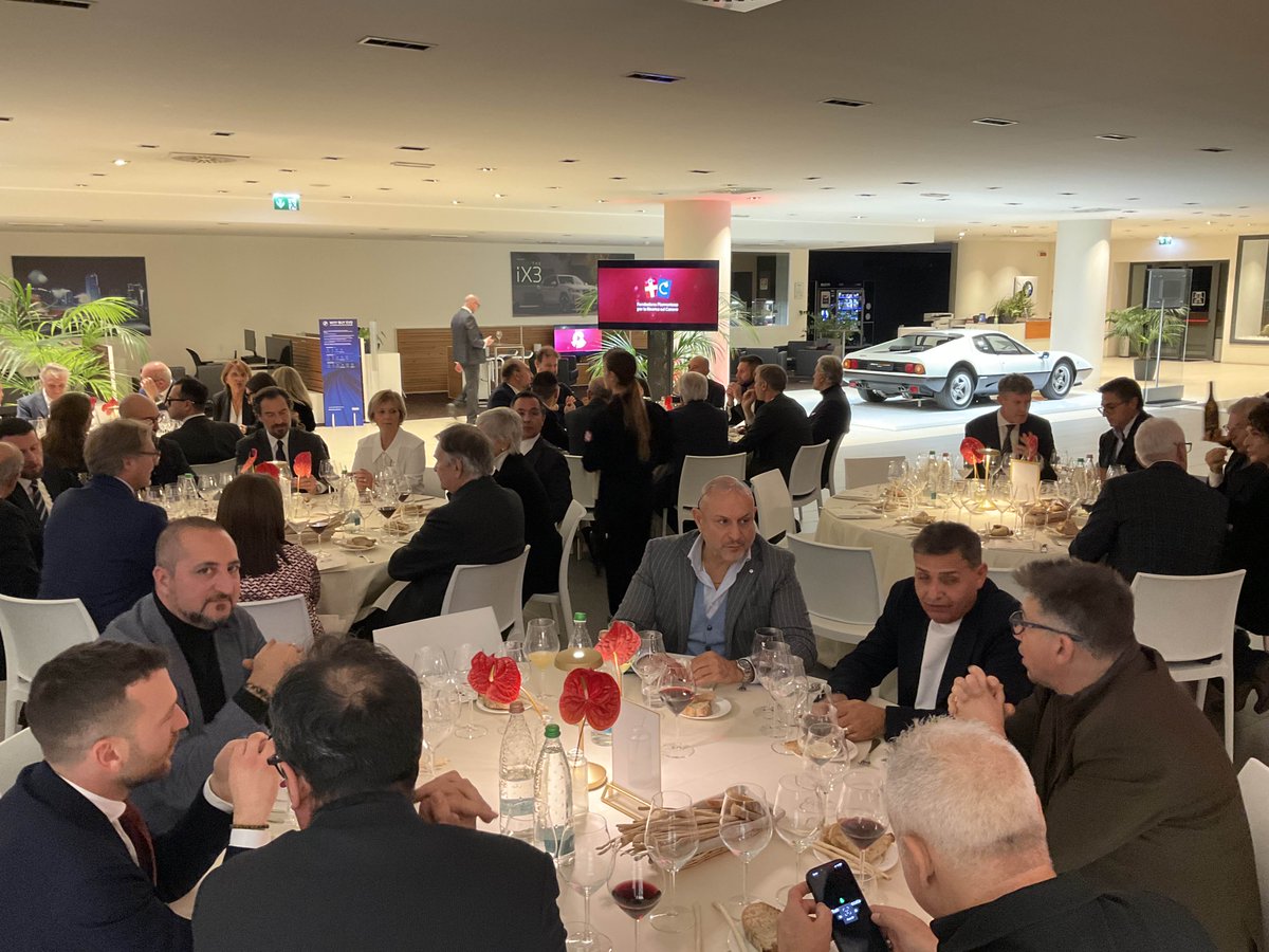 Con la cena stellata “C for Charity” tenutasi ieri sera negli spazi di biAuto l’imprenditoria piemontese si è riunita in un abbraccio solidale. La serata è stata presentata dal poliedrico Walter Rolfo.
sguardisutorino.blogspot.com/2025/11/con-la…

<a href="/walterrolfo/">Walter Rolfo</a> <a href="/fprc_candiolo/">Fondazione Piemontese per la Ricerca sul Cancro</a> #biauto #torino #turin