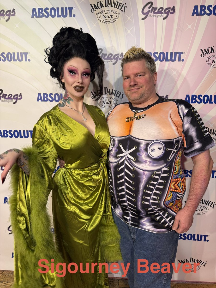 EnchantingEyez's tweet photo. Meeting @best__beaver from @BBDragula https://t.co/5EqbcjiN19