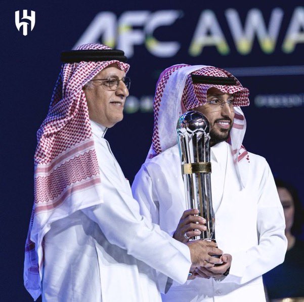 أفضل لاعب في آسيا: هلالي
أفضل حارس في أفريقيا: هلالي
أفضل لاعب حضر وجبة عشاء: نصراوي 
-