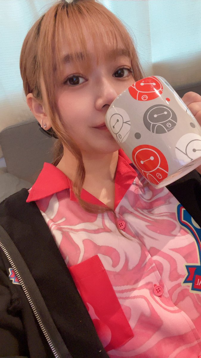 本日は麻雀最強戦チームバトル！
すでに放送は始まってます！
私はC卓2回戦の配信に出ます！
17:00予定だけど多分少し押してそう？かな🙃
ともたんがゆっくり来て良いよ〜て言ってくれたので準備は万端だが優雅に出汁スープ飲みながら配信見てます☺️☺️☺️笑