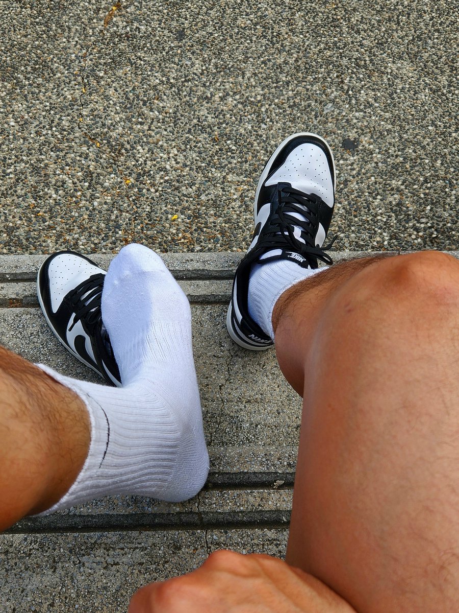 這是只拍鞋襪，還是只穿鞋襪？

#白襪 #nike #dunk #whitesocks
