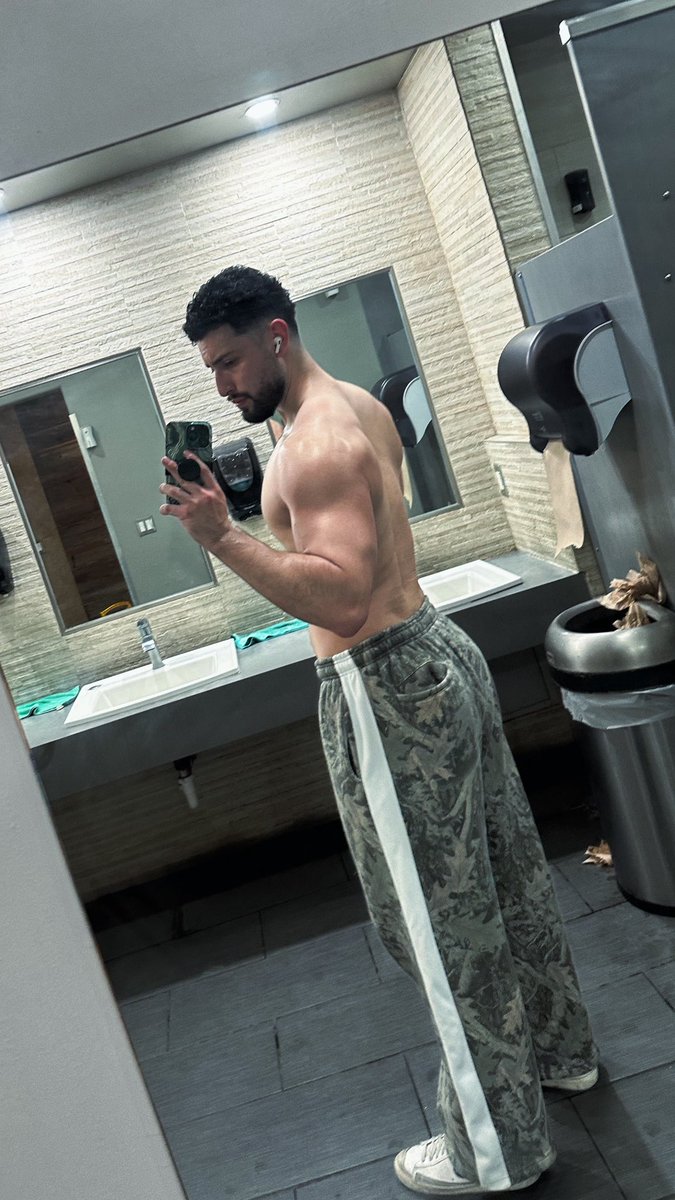 jandrezj831's tweet image. 💪🏋️