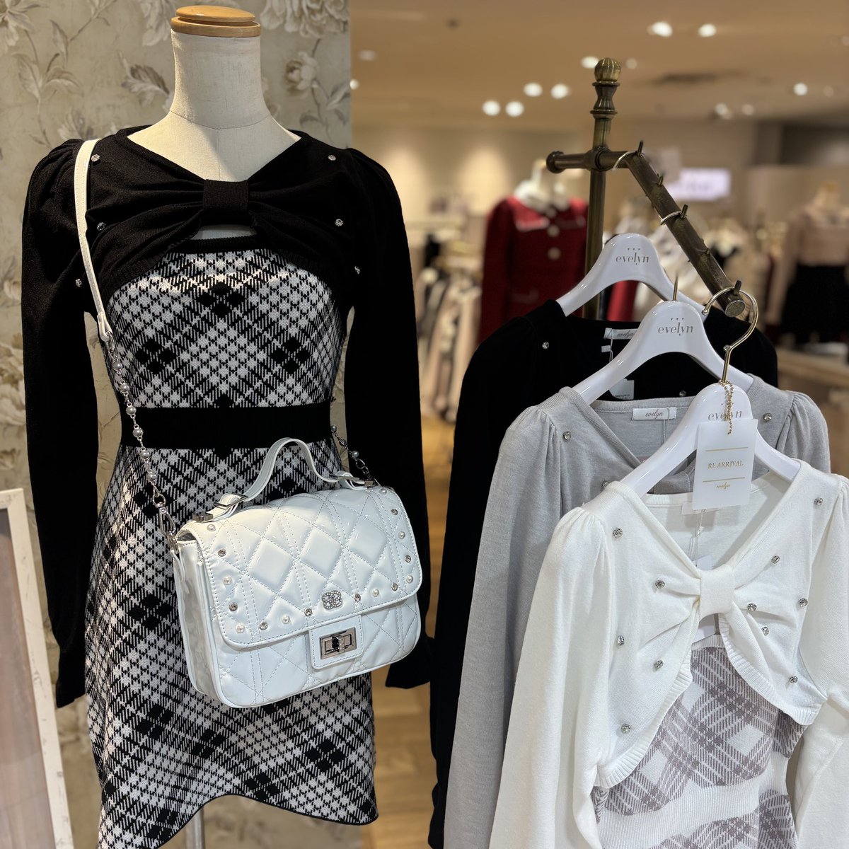 evelyn 長袖チェックリボンニットop BK evelyn バストリボンチェック