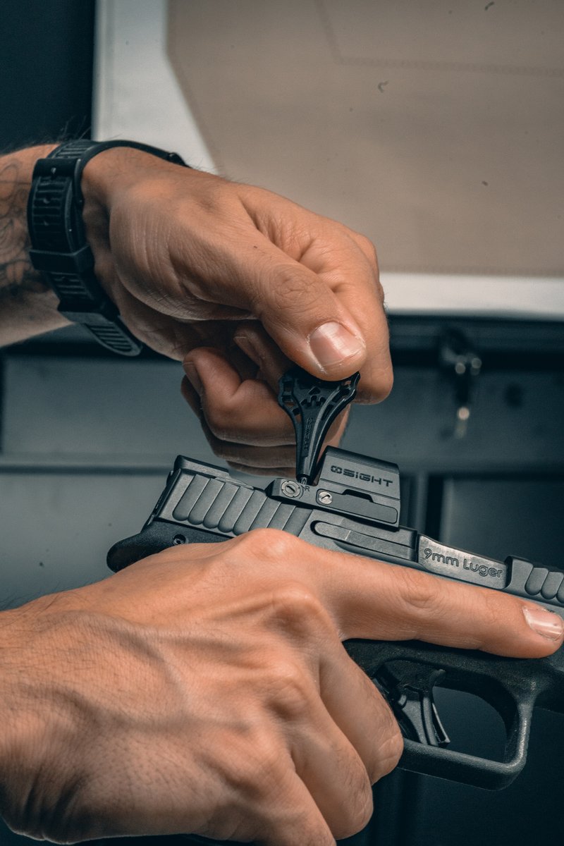 OsightWorld's tweet image. 🔫 Lock &amp;amp; Load. Ready for Action. 🔥
·
·
·
Sharper sighting leads to better skills.

#Osight #TacticalGear #LockAndLoad #ReadyForAction #GearUp #Precision #NoLimits