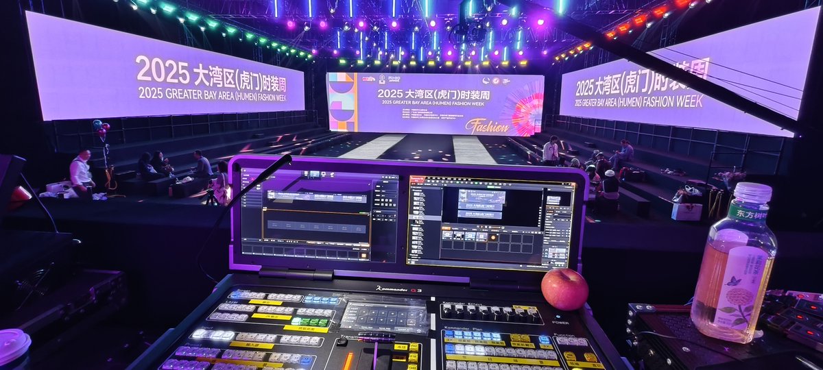 kystartech's tweet image. Kystar powered the 2025 Greater Bay Area (Humen) Fashion Week with robust LED control architecture — using the T3 Media Server paired with the Q3K3 (Q3 console + K3 switcher) for seamless switching and high-precision control.
 #Kystar #LED #controlsystem #Q3K3 #MediaServer