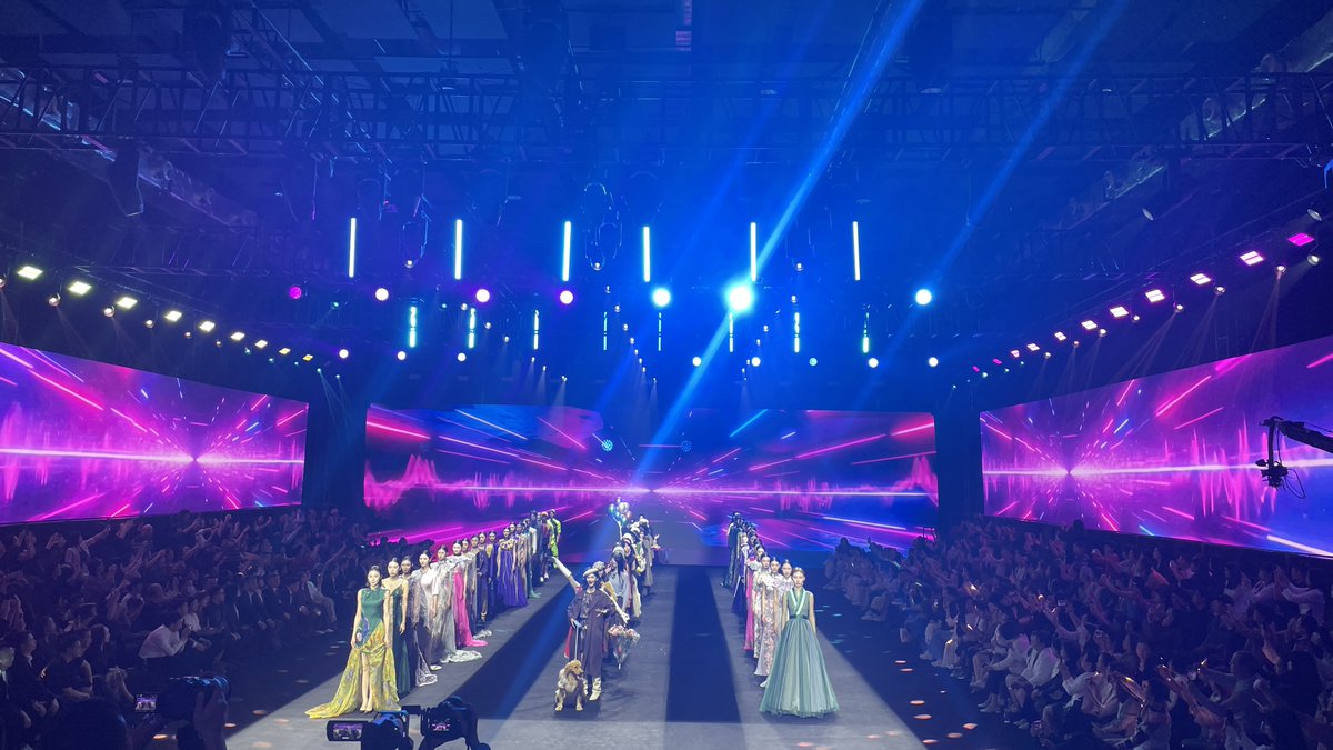 kystartech's tweet image. Kystar powered the 2025 Greater Bay Area (Humen) Fashion Week with robust LED control architecture — using the T3 Media Server paired with the Q3K3 (Q3 console + K3 switcher) for seamless switching and high-precision control.
 #Kystar #LED #controlsystem #Q3K3 #MediaServer