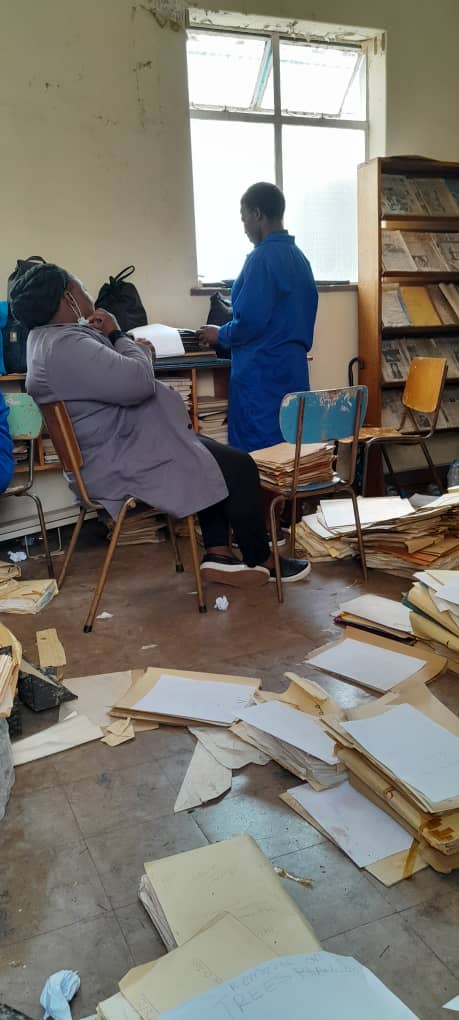 Zim_Archives's tweet image. Ending NDS1 on a high note! The National Archives is setting up the 13th Community Archives in Bulawayo Province. Empowering communities to preserve their heritage, leaving no one and no place behind.
#LeavingNoOneBehind #NDS1 #CommunityArchives #Bulawayo #NationalArchivesZW