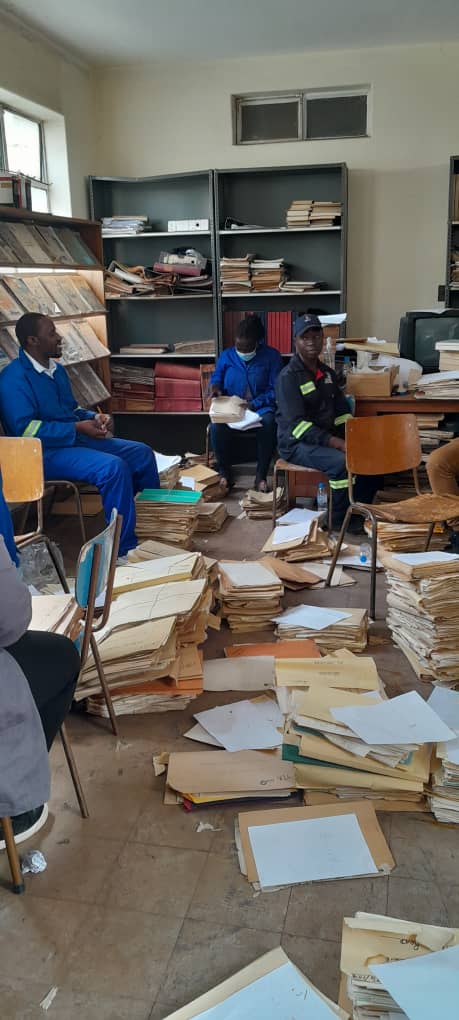 Zim_Archives's tweet image. Ending NDS1 on a high note! The National Archives is setting up the 13th Community Archives in Bulawayo Province. Empowering communities to preserve their heritage, leaving no one and no place behind.
#LeavingNoOneBehind #NDS1 #CommunityArchives #Bulawayo #NationalArchivesZW